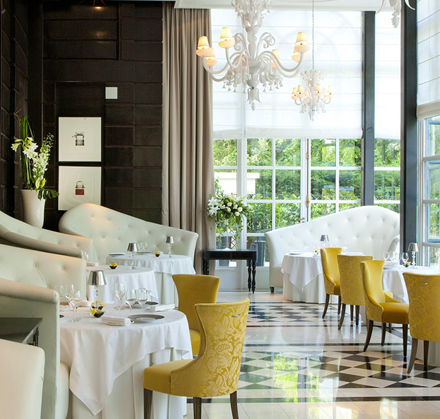 Au Trianon, Versailles Gordon Ramsay Restaurants