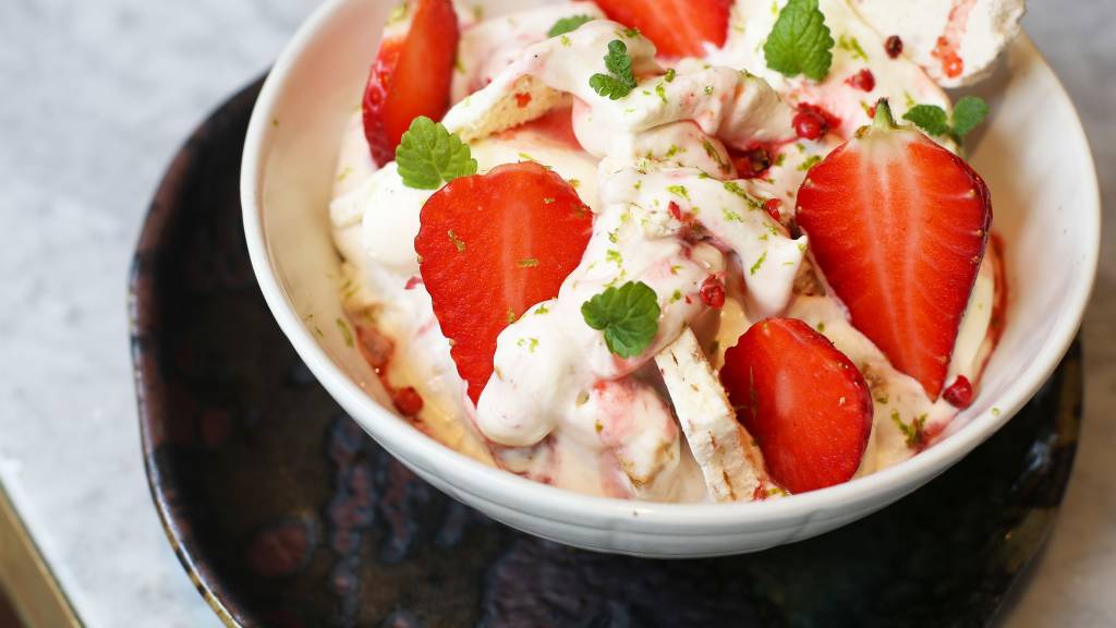 Strawberry and pink peppercorn eton mess