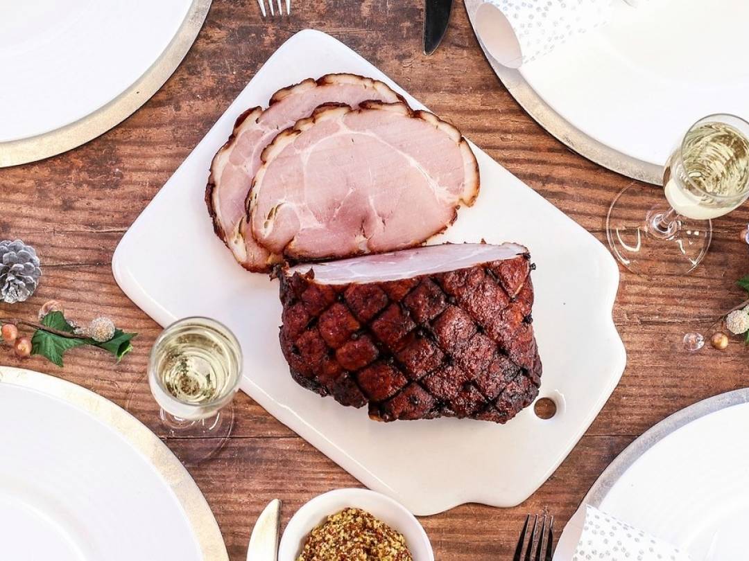 Christmas Honey glazed ham landscape crop