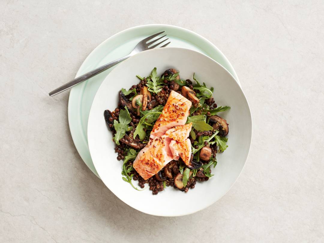 GRILLED SALMON WITH GARLIC MUSHROOM AND LENTIL SALAD 2500px
