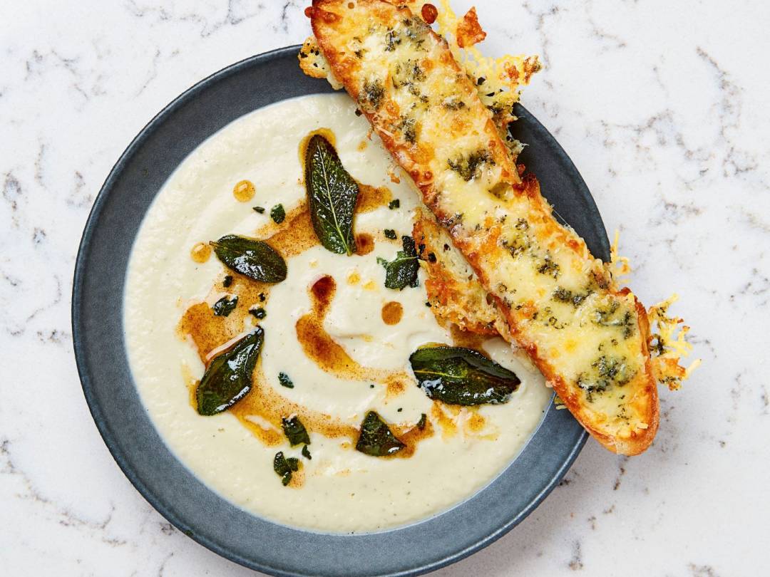 Quick and Delicious Cauliflower soup reszie