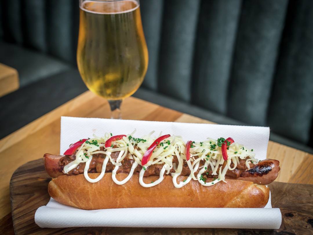 vb569286 HSK chilli cheese dog 2