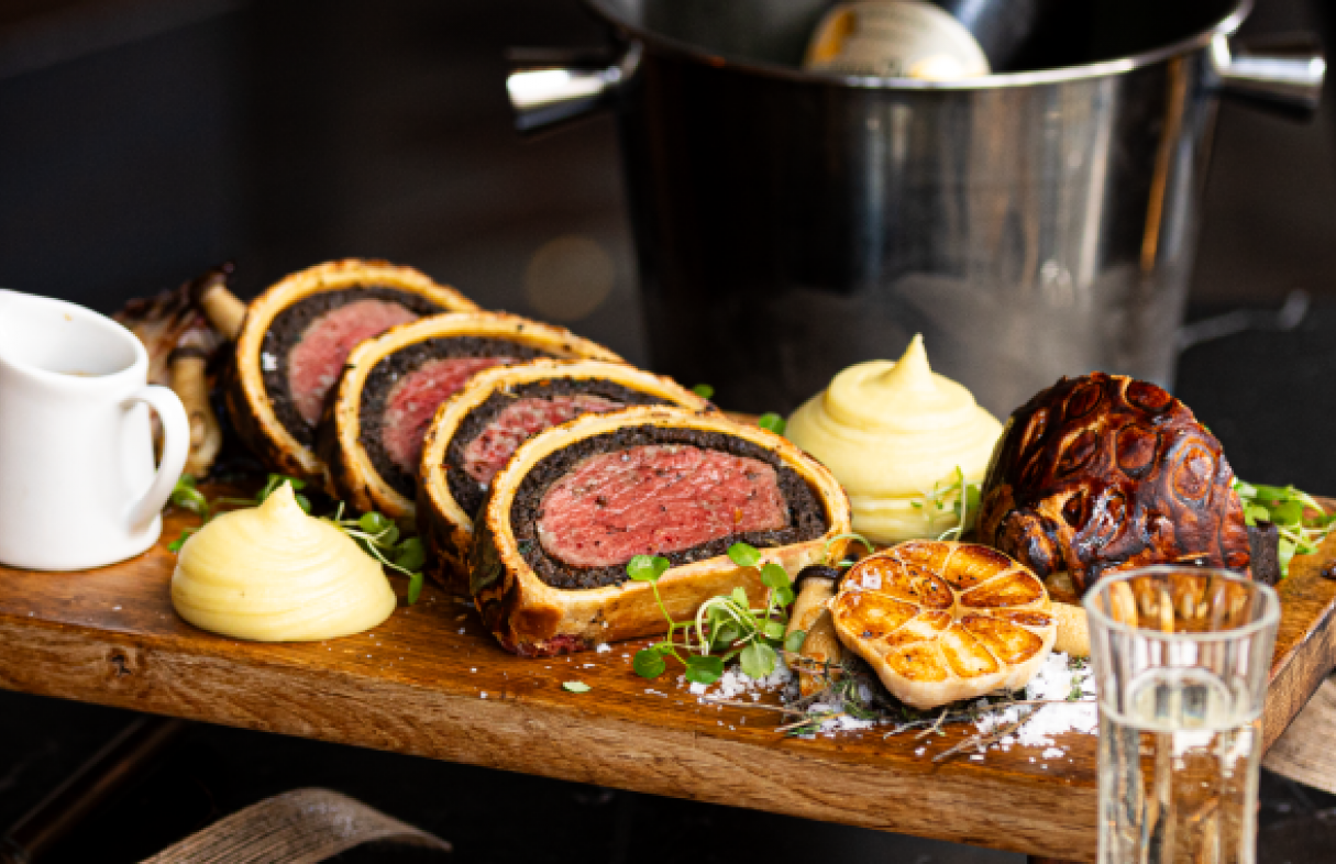 GRR BSK ST PAULS SEPTEMBER 2025 FESTIVE CHRISTMAS BEEF WELLINGTON5 TABLETdkk