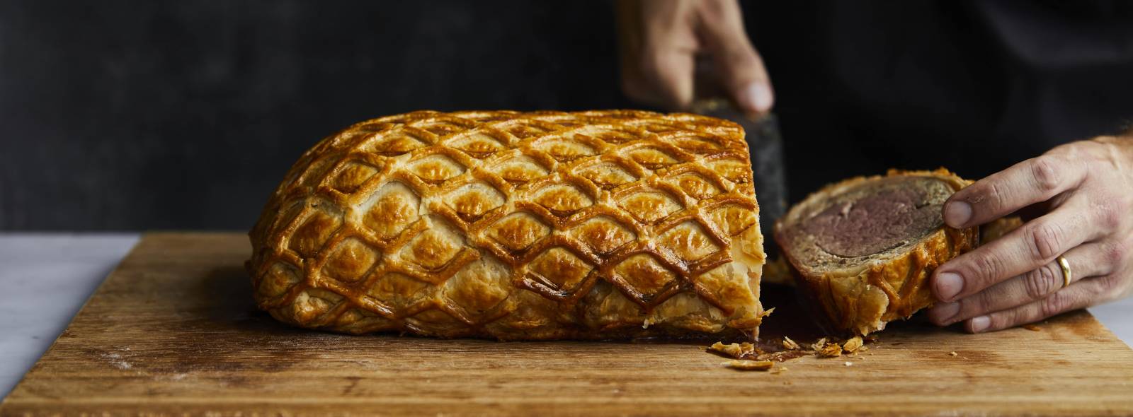 GRA Beef Wellington masterclass Slicing carving cooked Welly 290721 17 whjlmz 1 min