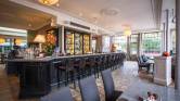 1 Bar Interior