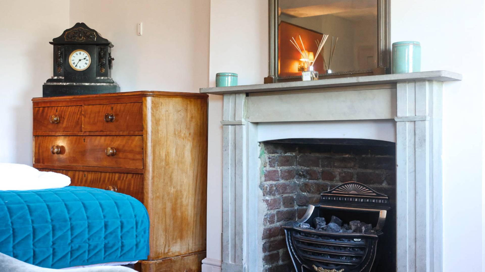 GRR YORKANDALBANY 2022 INTERIORS HOTEggL6 x1d4jz