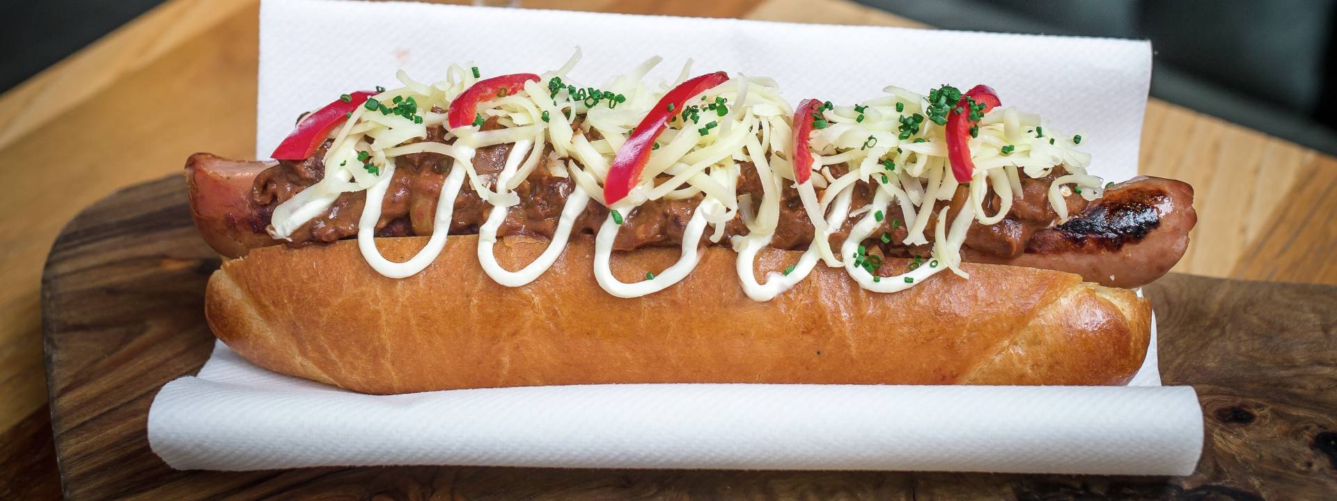 vb569286 HSK chilli cheese dog 2