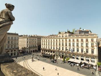 Facade Grand Hotel de Bordeaux DavidDavid