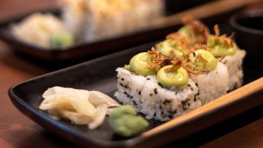 GRR HSK HH OCTOBER 2022 FOOD DRAGON ROLLS pwrkr8