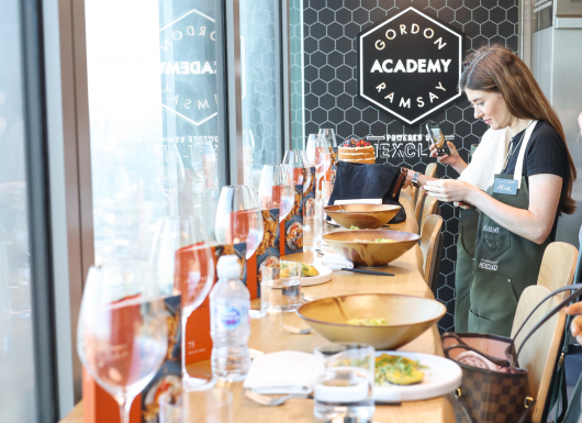 GRA BISHOPSGATE GUESTS 0C0A5300 sp7m1r