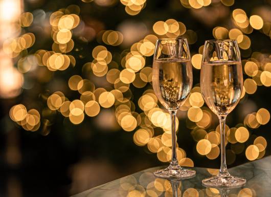 GRR RR NOVEMBER 2021 FOOD CHAMPAGNE SHELLFISH PLATTER 2 gbdeig yejqnp