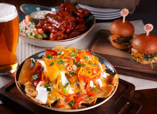 GR Pub Grill vegas nachos and burger 800px