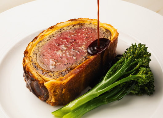 GRR SEA CONTAINERS AUGUST 2026 MARKETING FOOD Beef Wellington Sauce Pour Portriat a4l37n ggsjsv 30.0.26