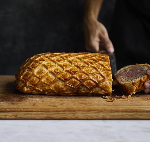 GRA Beef Wellington masterclass Slicing carving cooked Welly 290721 17 whjlmz 2 min Copy