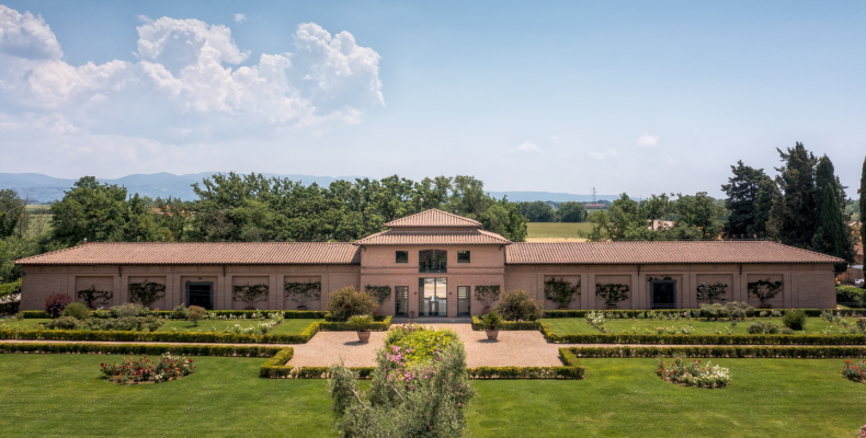 Cantina facciata Sassicaia Wine Dinner