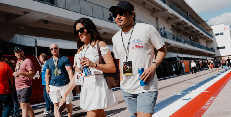 FORMULA1 GARAGE PITLANEWALK