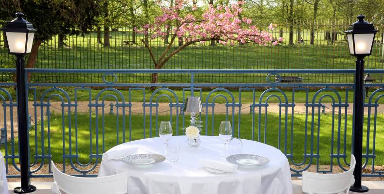 au trianon terrace 3