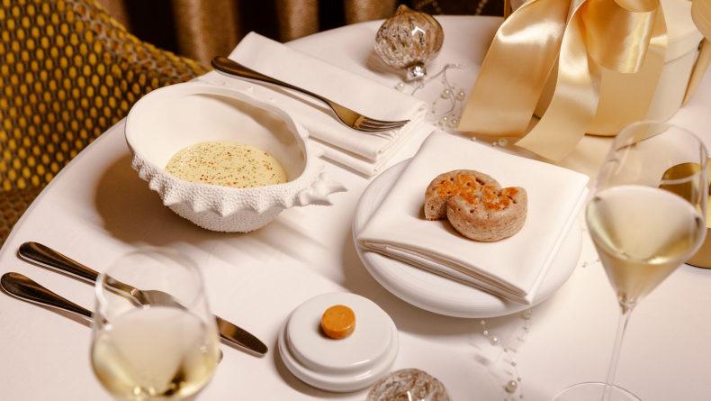 GRR 1890 SAVOY SEPTEMBER 2026 FESTIVE CHRISTMAS FOOD CRAB 1