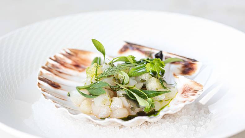 GRR RR MAY 2023 FOOD RAW SCALLOP TARTARE5 twn4oa