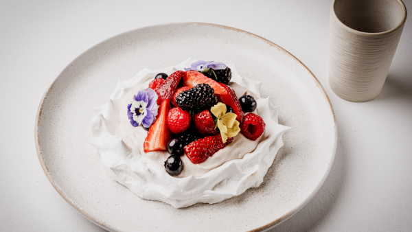GRR BSK BISHOPSGATE MARCH 2026 FOOD MIXED BERRY PAVLOVA1 rskygd pavlova 8.7.26