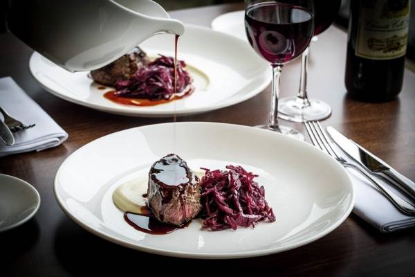 roast venison braised red cabbage 