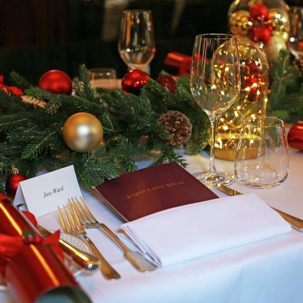 SG christmas place setting 2019