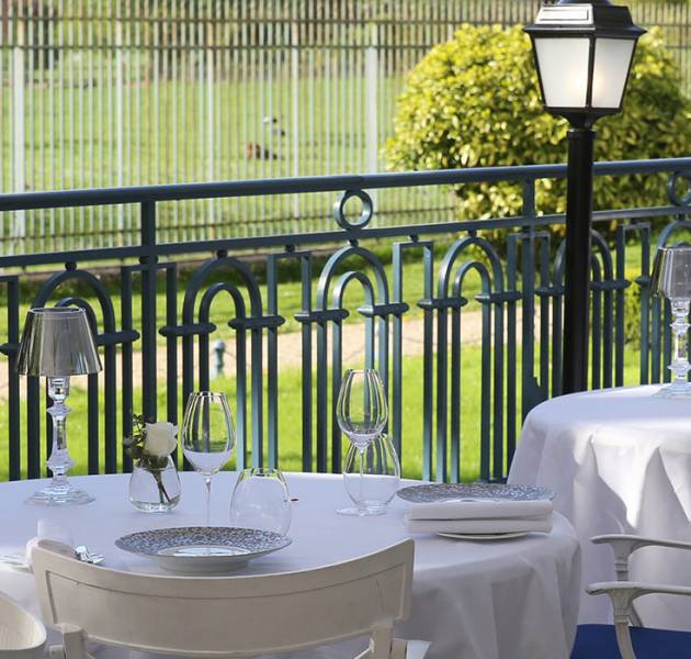 au trianon terrace