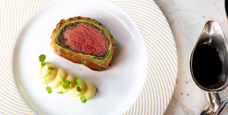 GRR RR CHRISTMAS 2022 FOOD BEEF WELLINGTON 5 lfojyp qxhcrp min